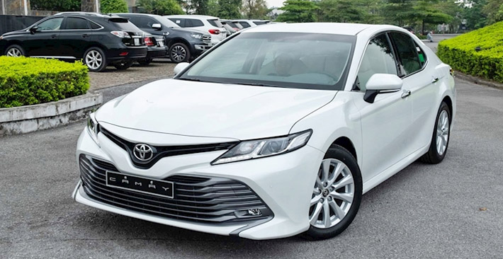 Toyota Camry 2.0G: Thông số kỹ thuật, giá lăn bánh