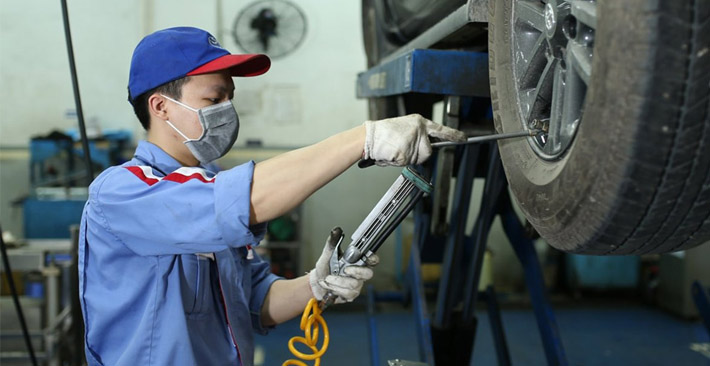 7 lý do khiến chiếc xe nhao lái khi phanh gấp