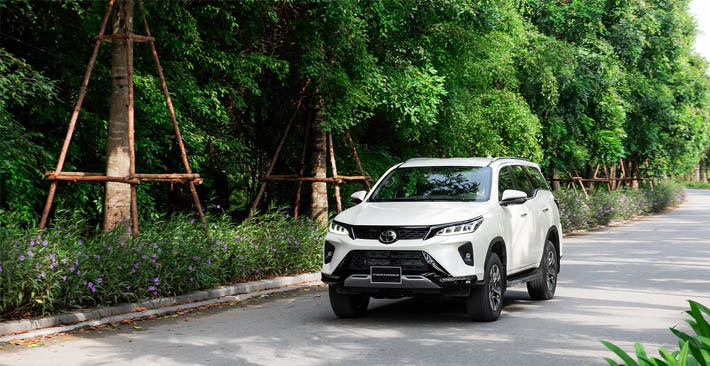 Toyota Fortuner: Bảng giá lăn bánh, ưu đãi 2021